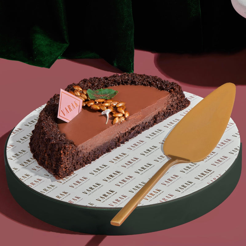 GUILT FREE VEGAN CHOCOLATE CAKE
