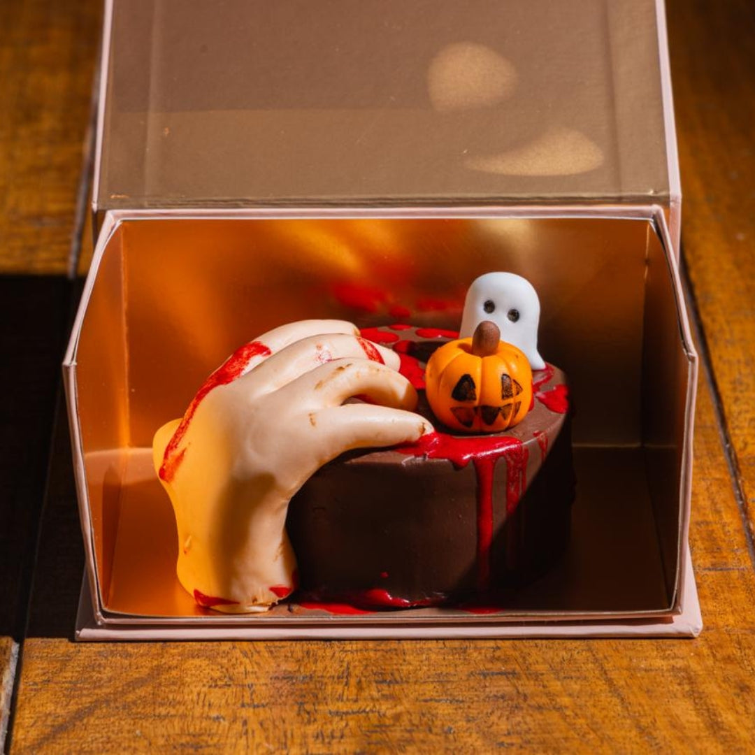 MINI CAKE WITH “THE THING”